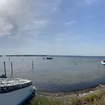 Oasis Cove Côté étang, Accès Baignade, Proche *