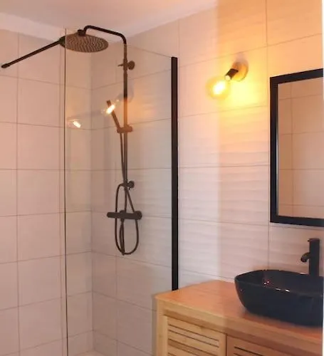 Oasis Cove Cote Etang, Acces Baignade, Proche בית נופש